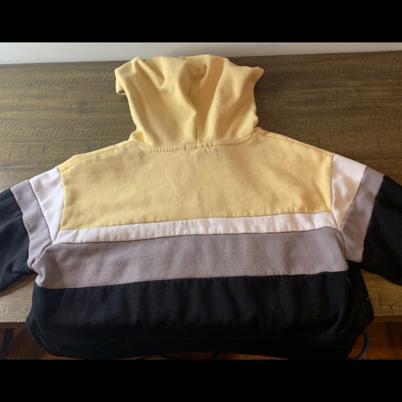 Hoodie! Super comfy and cropped - Picture 2 of 3